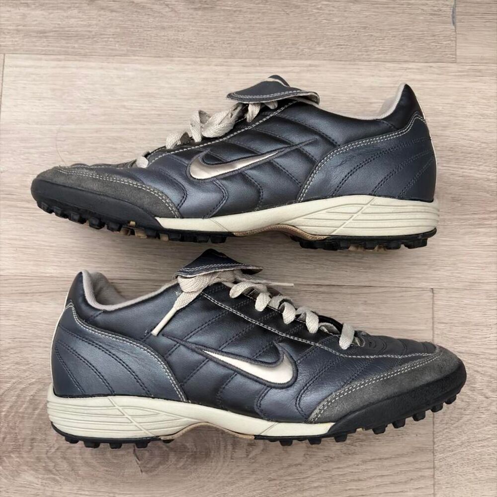 Y2K Nike Men's Tiempo Indoor Soccer Shoes size 9.5